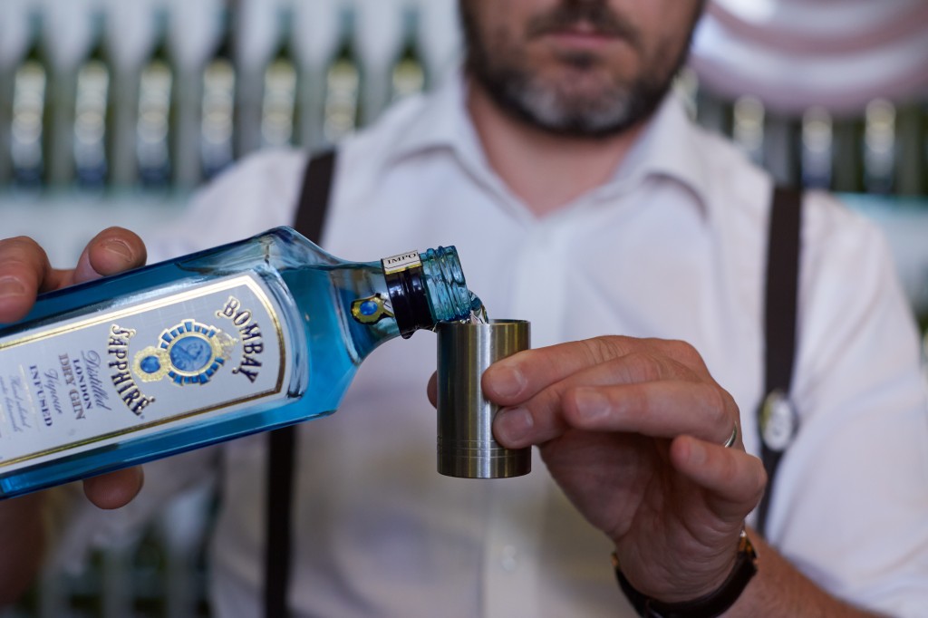 The perfect Dry martini step by step Drinks Tube