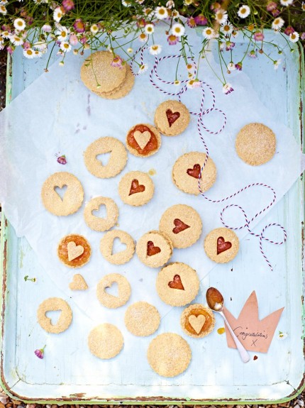 Snap biscuits