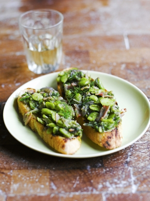 Broad bean & wild fennel bruschetta