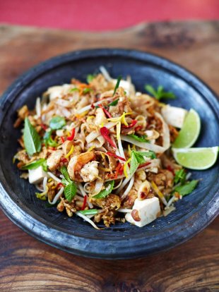 Prawn & tofu pad Thai