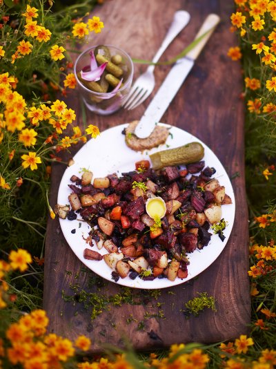 Pytt y panna (Little pieces in a pan)