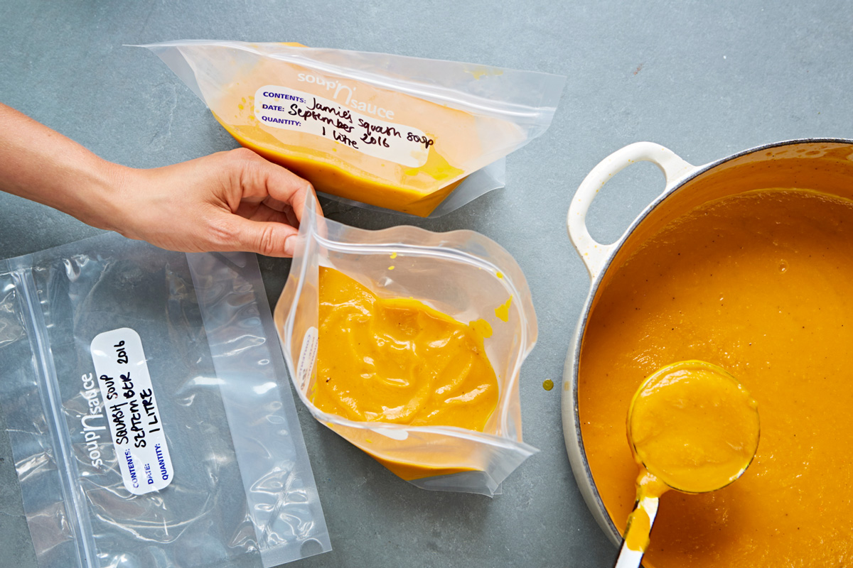 everyday_recipes_for-your_freezer_squash_soup_1981_preview