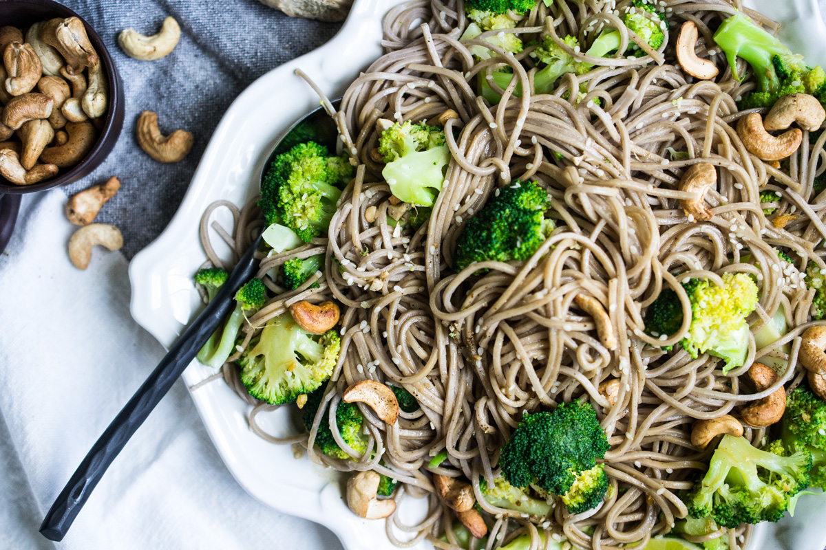 noodles_hangingspoon