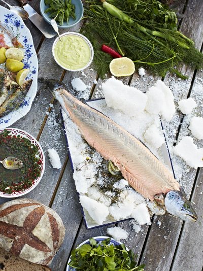 Whole baked salmon in salt