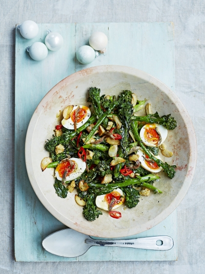 Broccoli & boiled egg salad with anchovies, chillis & croutons